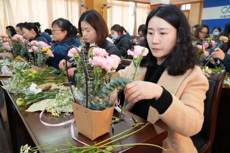 致敬“她力量” 情暖巾幗心 ——襄陽中環(huán)水務有限公司三八婦女節(jié)